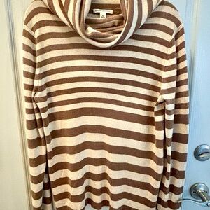 Banana Republic Brown and Cream Turtleneck Sweater